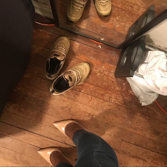 Meet your Posher, Kay - Picture 1 of 1